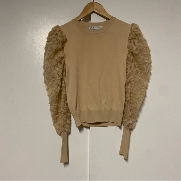 Zara Tops - Zara Beige puff sleeve organza blouse Size Small